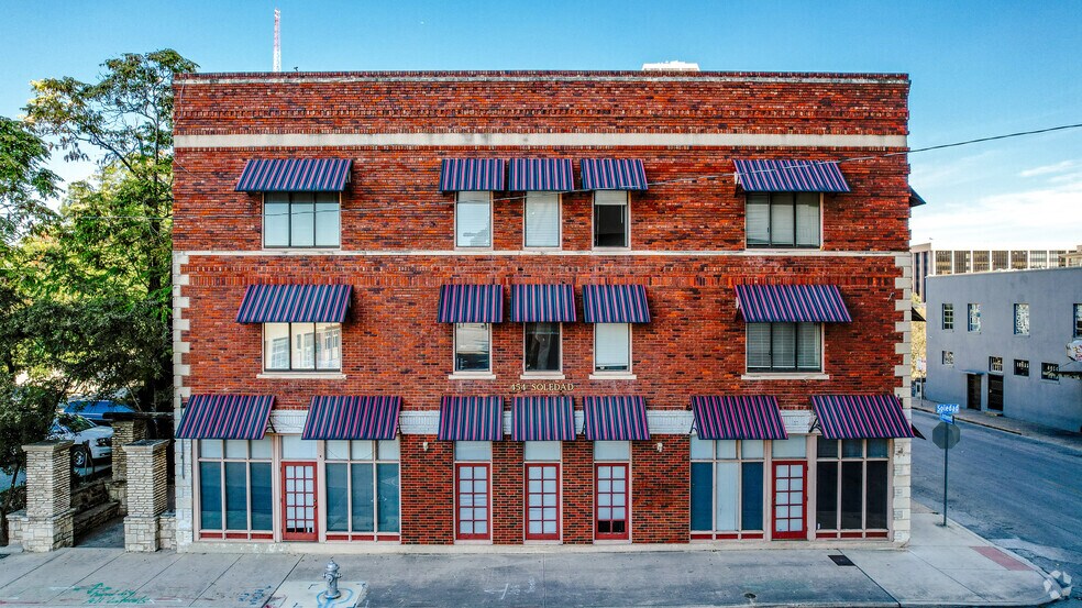 454 Soledad St, San Antonio, TX à louer - Photo de l’immeuble – Image 3 sur 11