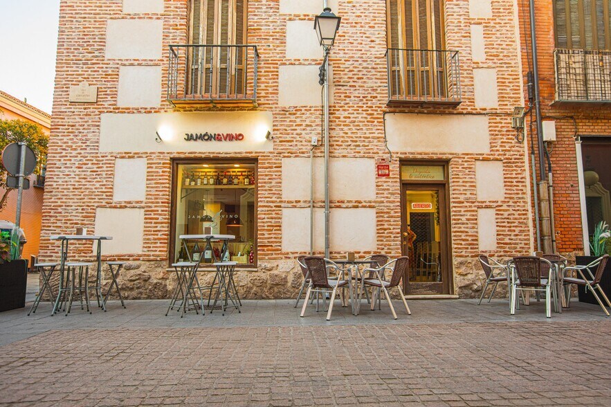 Local commercial dans Alcalá de Henares, Madrid à louer - Photo de l’immeuble – Image 2 sur 15
