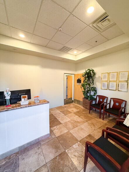 9494 W Flamingo Rd, Las Vegas, NV à vendre - Photo de l’immeuble – Image 2 sur 17