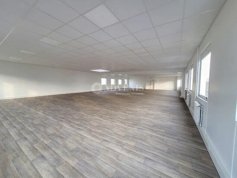 9 Chaussée Jules César, Osny à vendre - Photo de l’immeuble – Image 2 sur 6