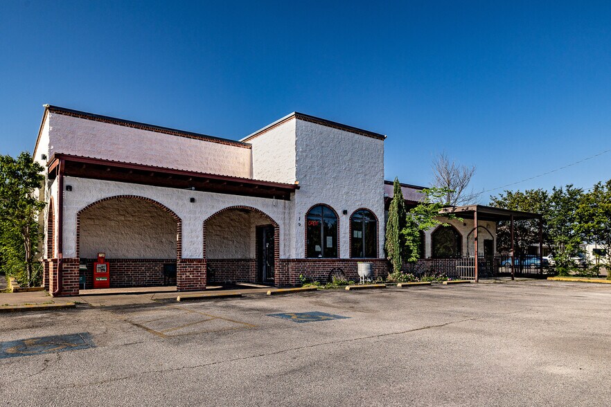 418 W Royall Blvd, Malakoff, TX à vendre - Photo de l’immeuble – Image 3 sur 44