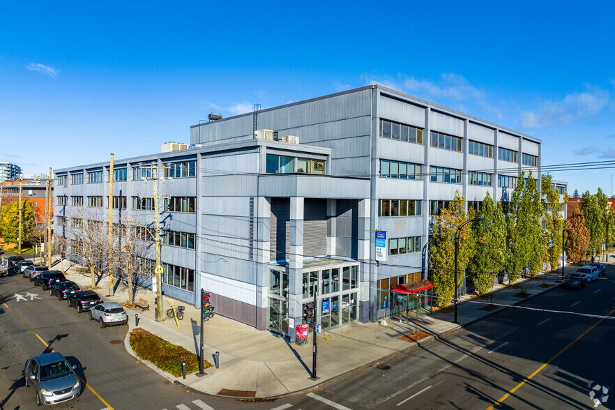 1415 Rue Jarry E, Montréal, QC à vendre - Photo principale – Image 1 sur 9