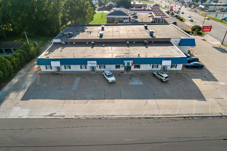 3635-3643 Lincoln Way E, Massillon, OH à louer - Photo de l’immeuble – Image 3 sur 7