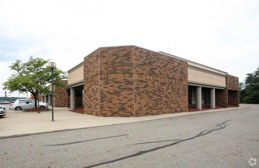 3969 Convenience Cir NW, Canton, OH à louer - Photo de l’immeuble – Image 3 sur 5