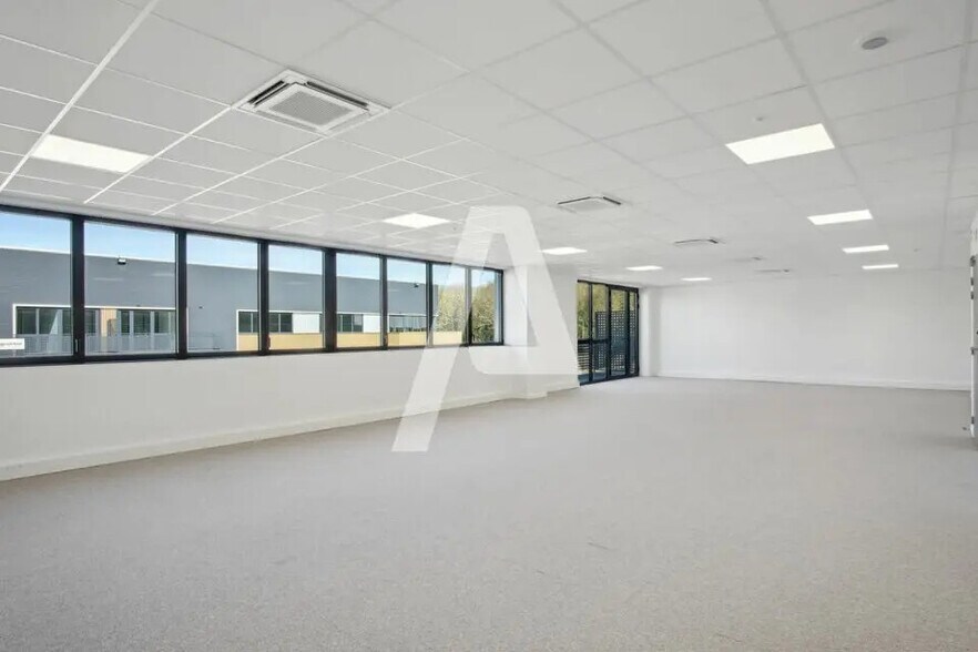 Local d’activités dans Chalifert à louer - Photo intérieure – Image 3 sur 5