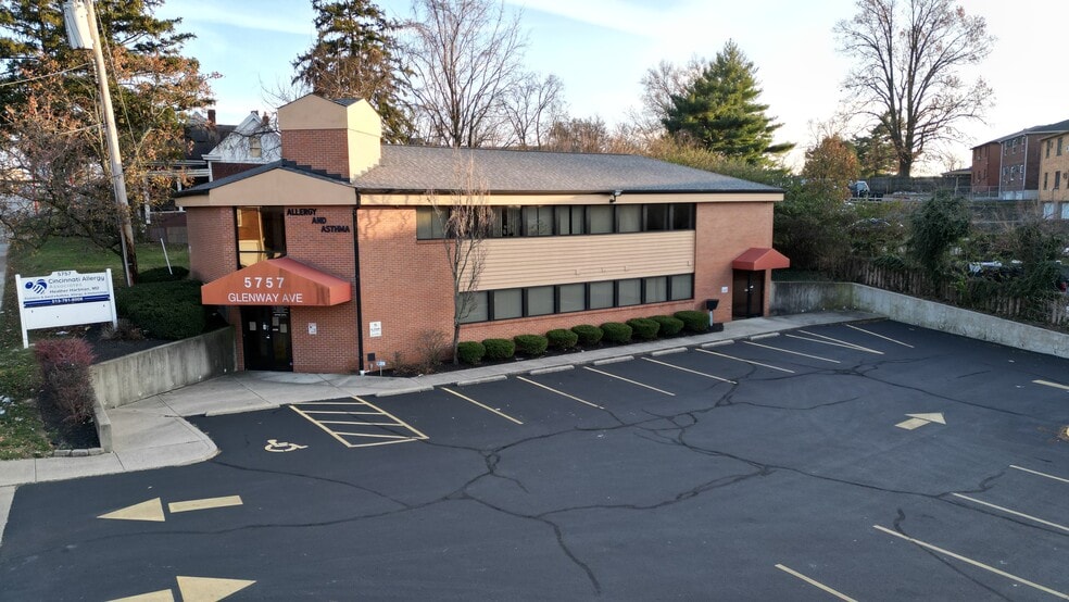 5757 Glenway Ave, Cincinnati, OH à vendre - Photo de l’immeuble – Image 1 sur 31