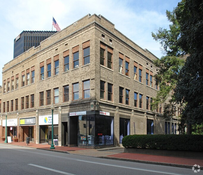 716 Lee St E, Charleston, WV à vendre - Photo de l’immeuble – Image 1 sur 21