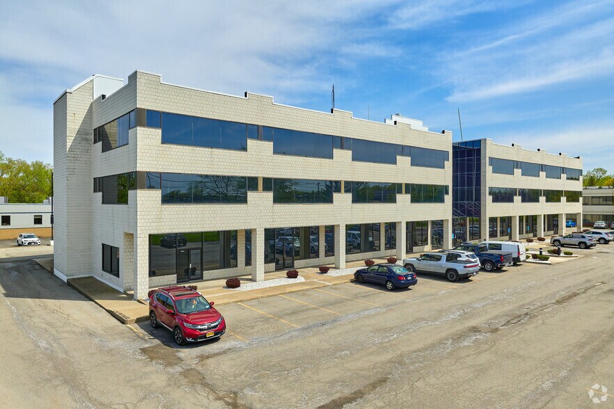 3136 S Winton Rd, Rochester, NY à louer - Photo de l’immeuble – Image 2 sur 6