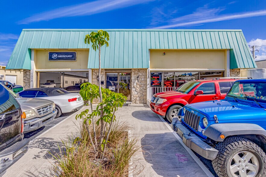 1508 Cypress Dr, Jupiter, FL à vendre - Photo de l’immeuble – Image 2 sur 8