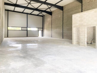 Plus de détails pour Local d'activités à louer