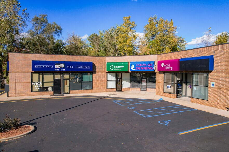 6240-6258 W Saginaw Hwy, Lansing, MI à vendre - Photo de l’immeuble – Image 2 sur 9