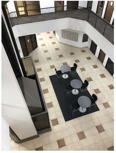 6420 Richmond Ave, Houston, TX à louer - Photo de l’immeuble – Image 3 sur 15