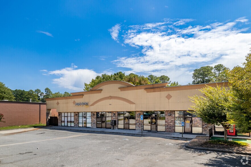 3292 Laventure Dr, Atlanta, GA à vendre - Photo de l’immeuble – Image 2 sur 10