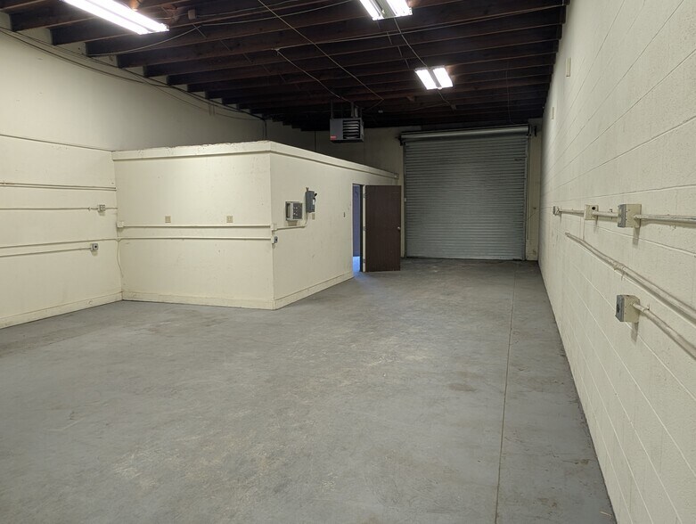 1355 Brooks St, Ontario, CA à louer - Photo de l’immeuble – Image 3 sur 33