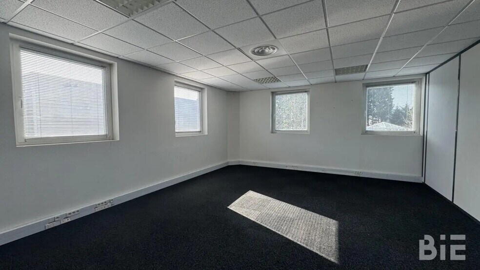 Bureau dans Mérignac à louer - Photo de l’immeuble – Image 3 sur 5