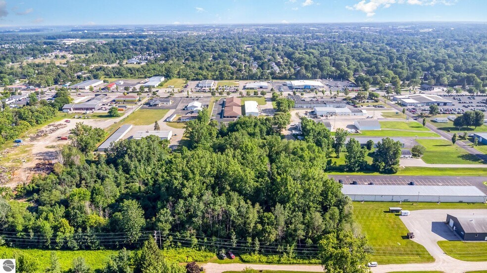 4639 Corporate dr, Mount Pleasant, MI à vendre - Aérien – Image 1 sur 1