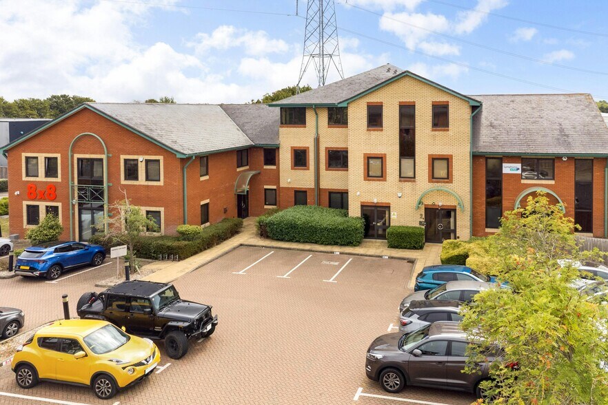 Smeaton Clos, Aylesbury à louer - Photo de l’immeuble – Image 3 sur 16