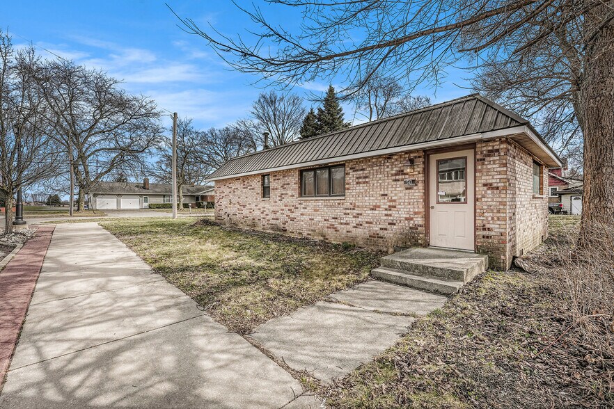 50 E Main St, Grant, MI à vendre - Photo de l’immeuble – Image 3 sur 8