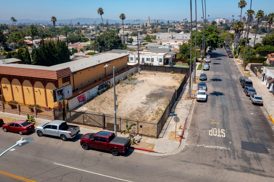 2901 W Jefferson Blvd, Los Angeles, CA à louer - Photo de l’immeuble – Image 3 sur 11
