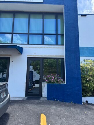 Plus de détails pour 2050-2052 NW 93rd Ave, Miami, FL - Industriel/Logistique à louer