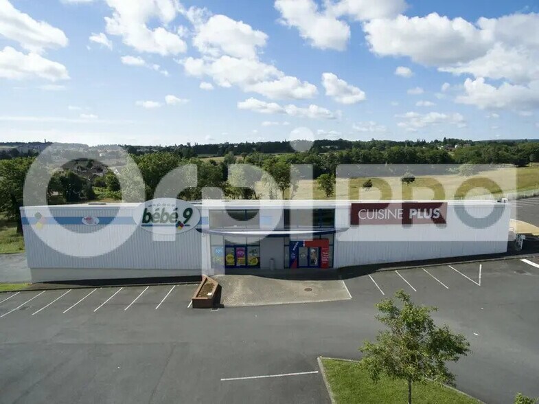 Local commercial dans Domérat à louer - Photo de l’immeuble – Image 1 sur 8