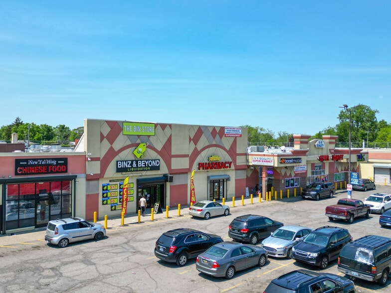 15510-15690 Joy Rd, Detroit, MI à louer - Photo de l’immeuble – Image 3 sur 8
