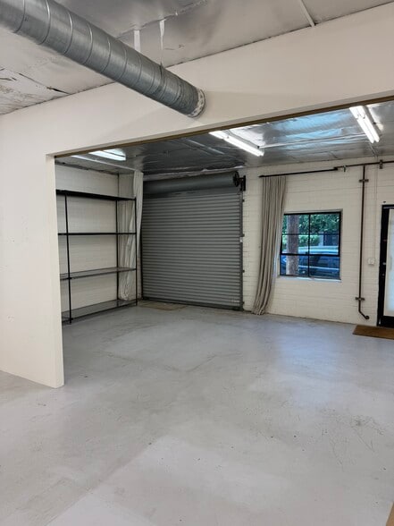 15001-15007 Califa St, Van Nuys, CA à louer - Photo de l’immeuble – Image 3 sur 9