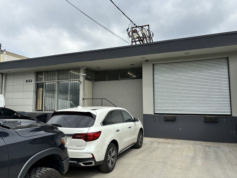 3133 E 12th St, Los Angeles, CA à louer - Photo de l’immeuble – Image 1 sur 3