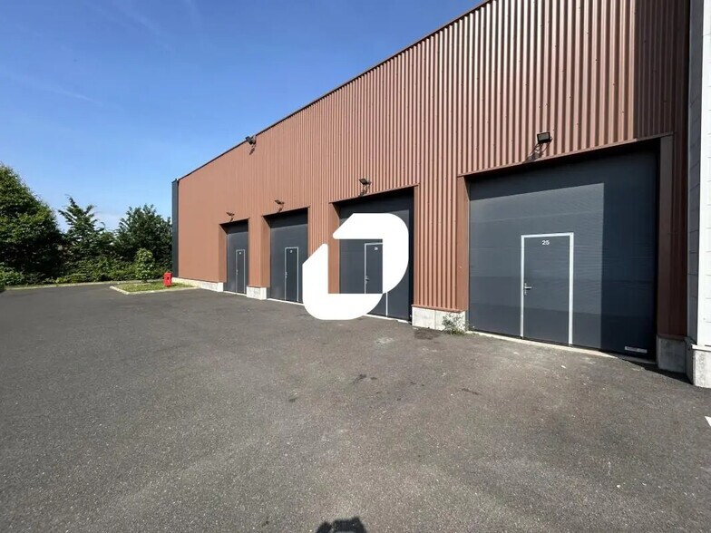 Local d’activités dans Serris à louer - Photo de l’immeuble – Image 1 sur 7