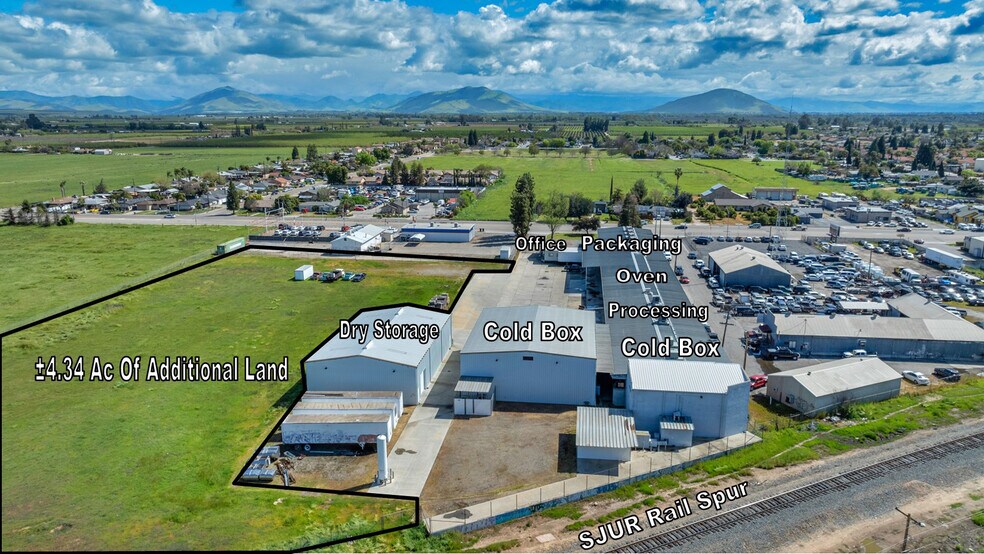 89-101 Academy Ave, Sanger, CA à vendre - Photo de l’immeuble – Image 2 sur 12