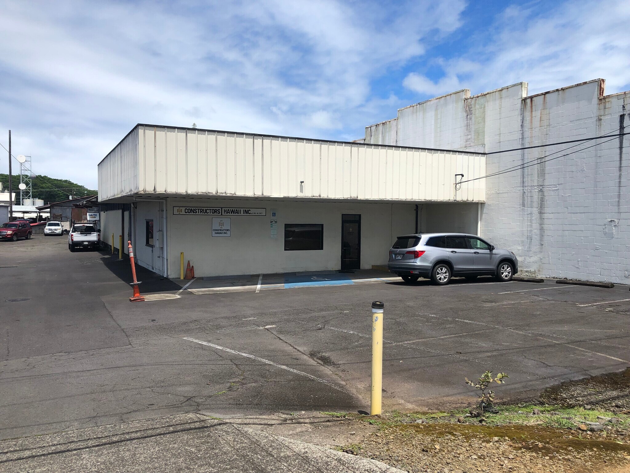 875 Kanoelehua Ave, Hilo, HI à louer Photo de l’immeuble– Image 1 sur 3