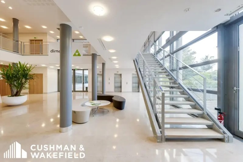 3 Rue Saarinen, Rungis à louer - Hall d’entrée – Image 2 sur 13