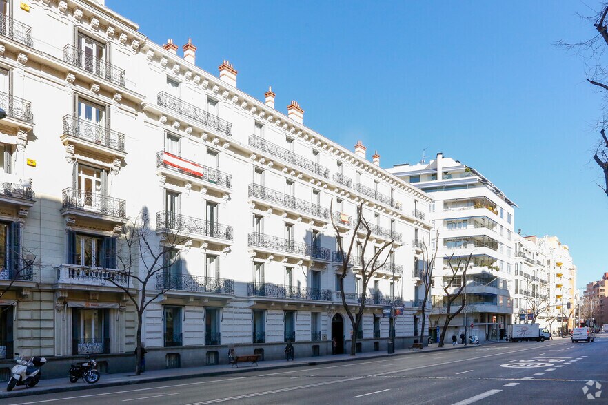 Calle de Almagro, 25, Madrid, Madrid à louer - Photo de l’immeuble – Image 2 sur 4