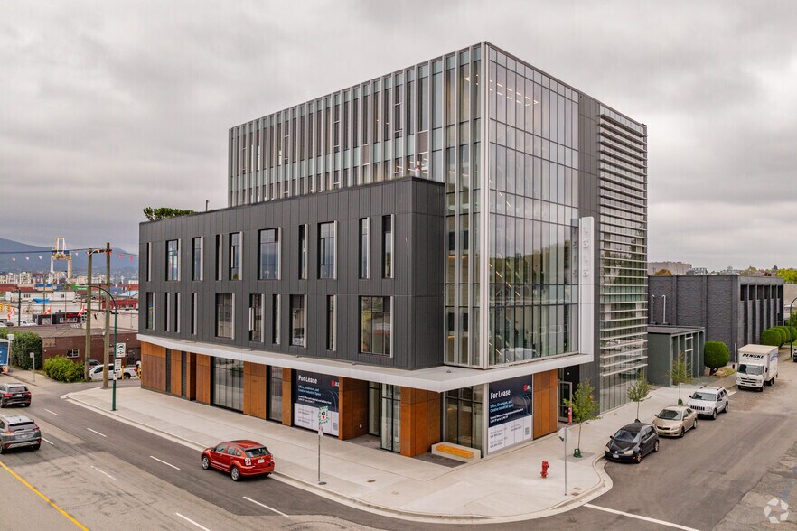 1313 E Pender St, Vancouver, BC à louer - Photo principale – Image 1 sur 5