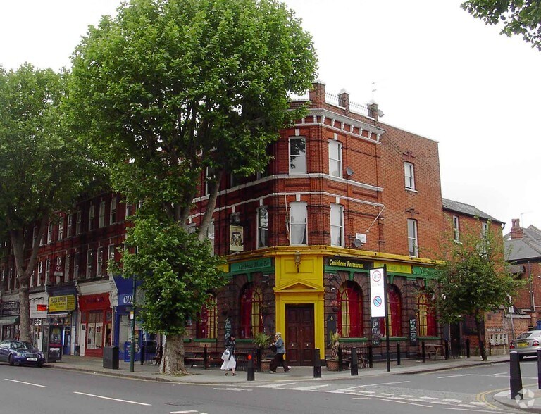 82-84 Cricklewood Broa, Londres à louer - Photo de l’immeuble – Image 3 sur 6
