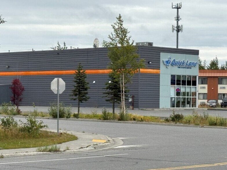 250 Airport Way, Kenai, AK à vendre - Photo de l’immeuble – Image 2 sur 4