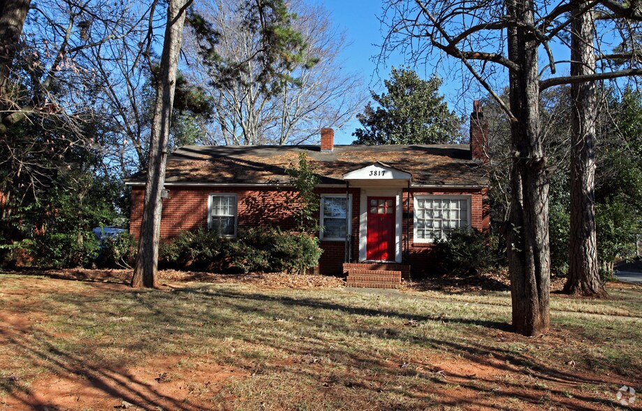 3817 Miriam Dr, Charlotte, NC à vendre - Photo de l’immeuble – Image 1 sur 3