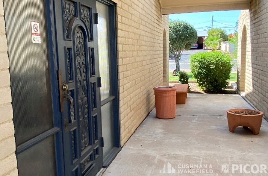 5701-5727 E 5th St, Tucson, AZ à louer - Photo de l’immeuble – Image 2 sur 2