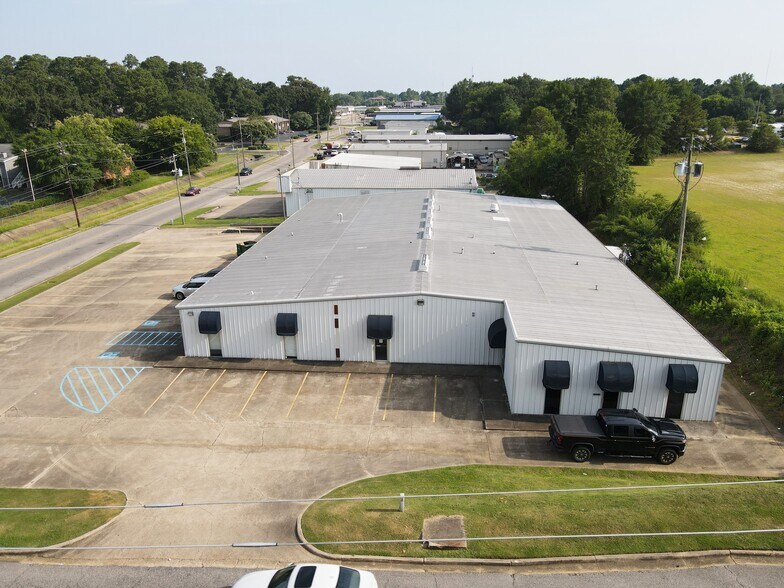 5700 Shirley Ln, Montgomery, AL à louer - Photo de l’immeuble – Image 1 sur 5