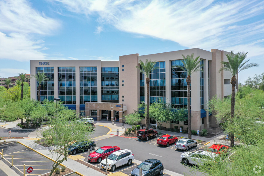 19636 N 27th Ave, Phoenix, AZ à louer - Photo de l’immeuble – Image 1 sur 4