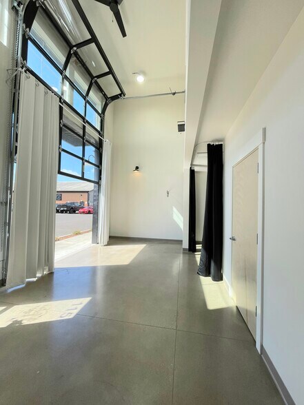 4763 Lancaster Dr NE, Salem, OR à louer - Photo de l’immeuble – Image 3 sur 6