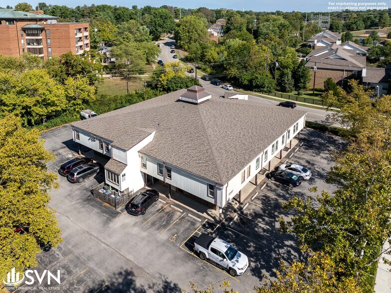 1081 Dove Run Rd, Lexington, KY à vendre - Photo de l’immeuble – Image 2 sur 30