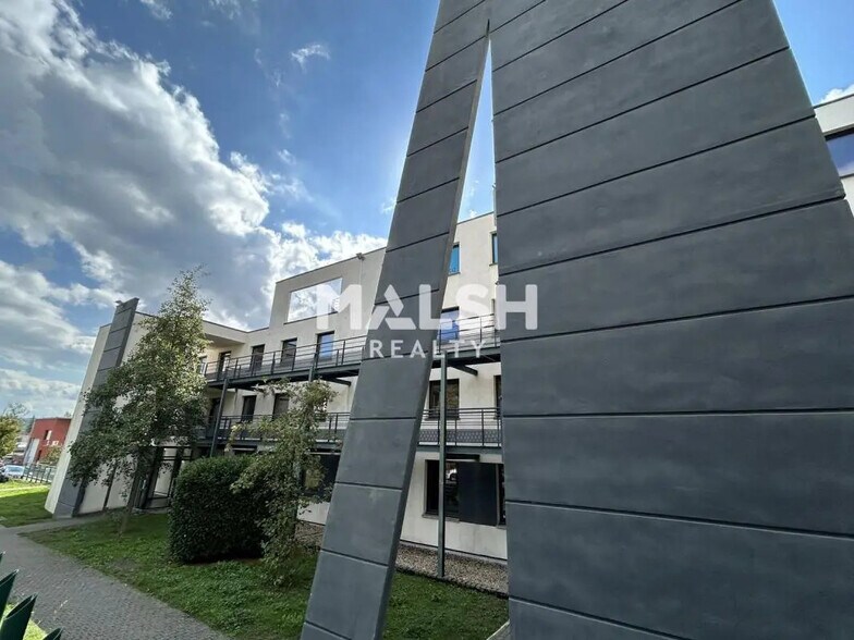 Bureau dans Brignais à louer - Photo de l’immeuble – Image 3 sur 12