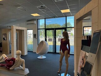 Plus de détails pour Local commercial à louer