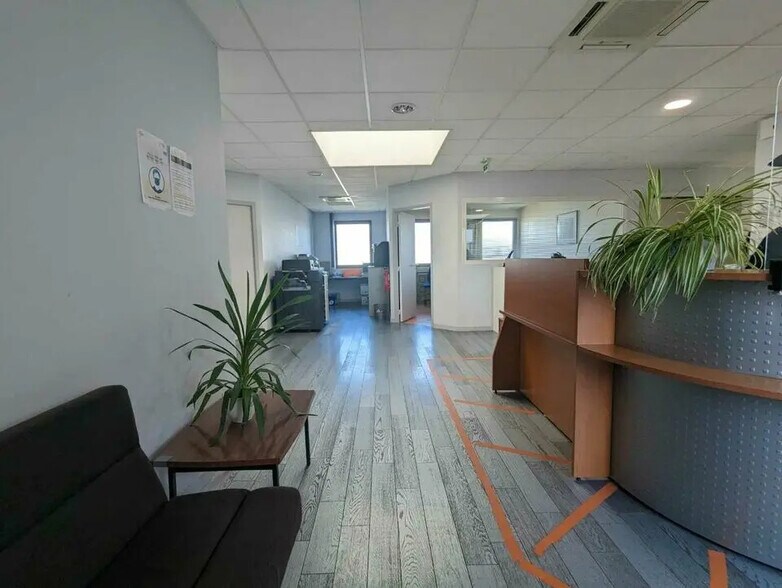 Bureau dans Évreux à louer - Photo de l’immeuble – Image 1 sur 5