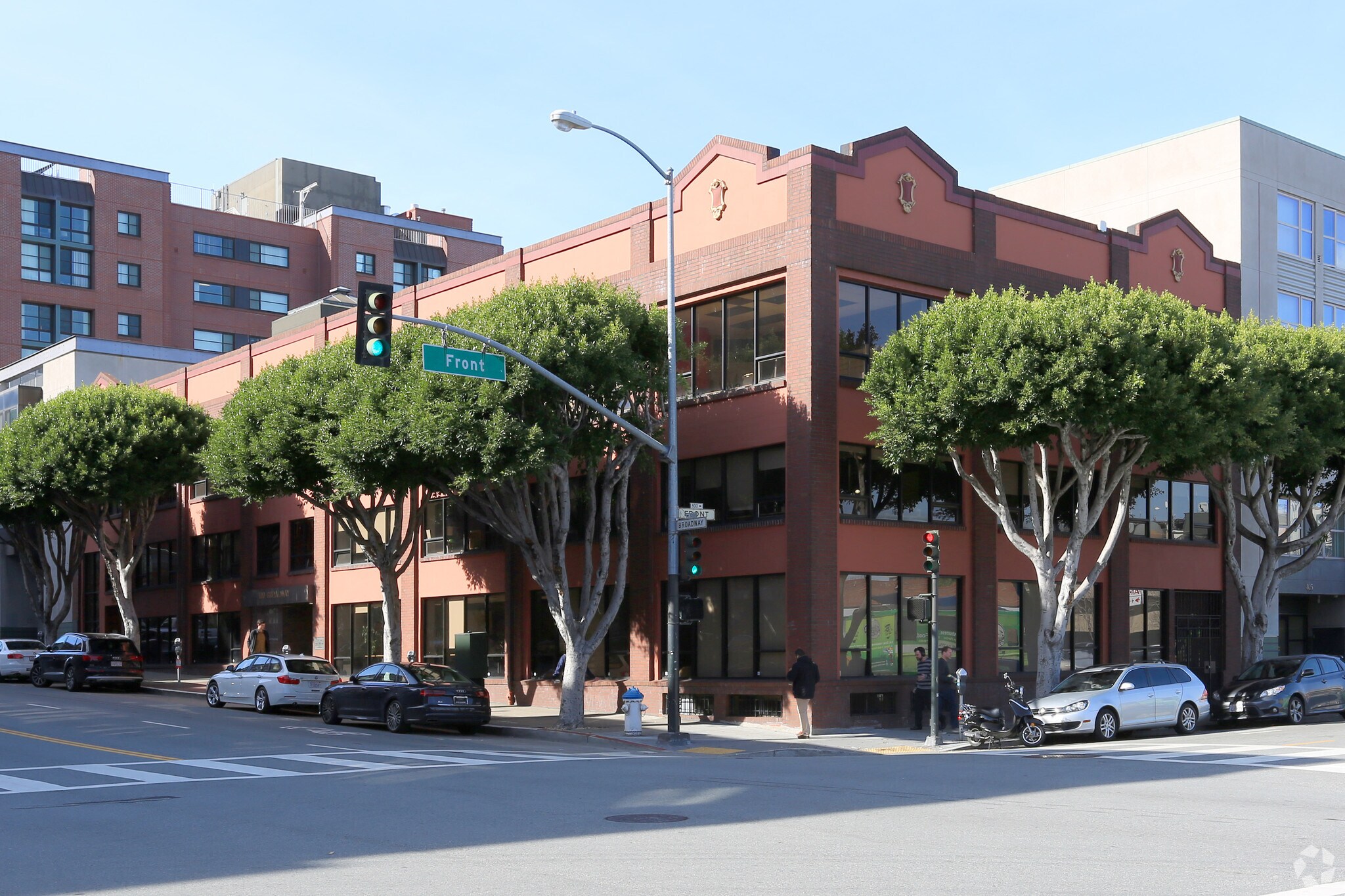 100-120 Broadway, San Francisco, CA à louer Photo principale– Image 1 sur 13