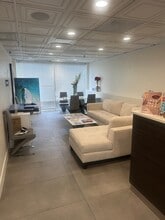 200 Newport Center Dr, Newport Beach, CA à louer Photo intérieure– Image 1 sur 16