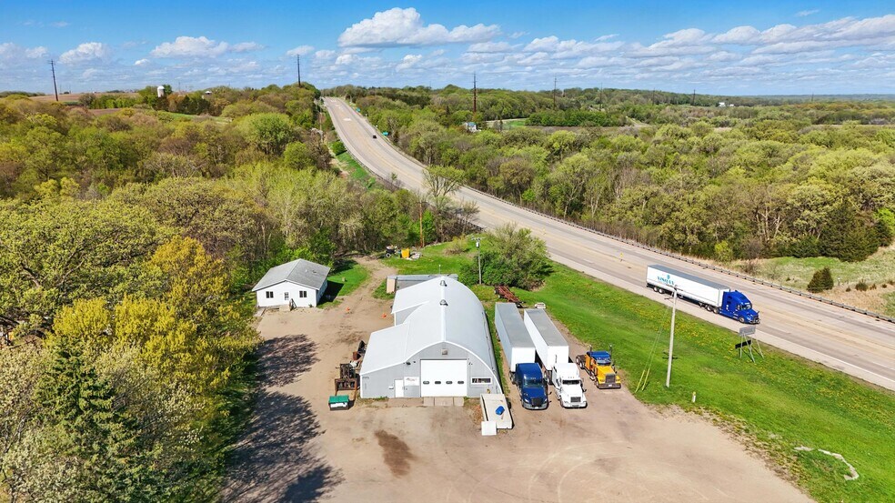 13015 Belle Plaine Trl, Belle Plaine, MN à vendre - Photo principale – Image 1 sur 11
