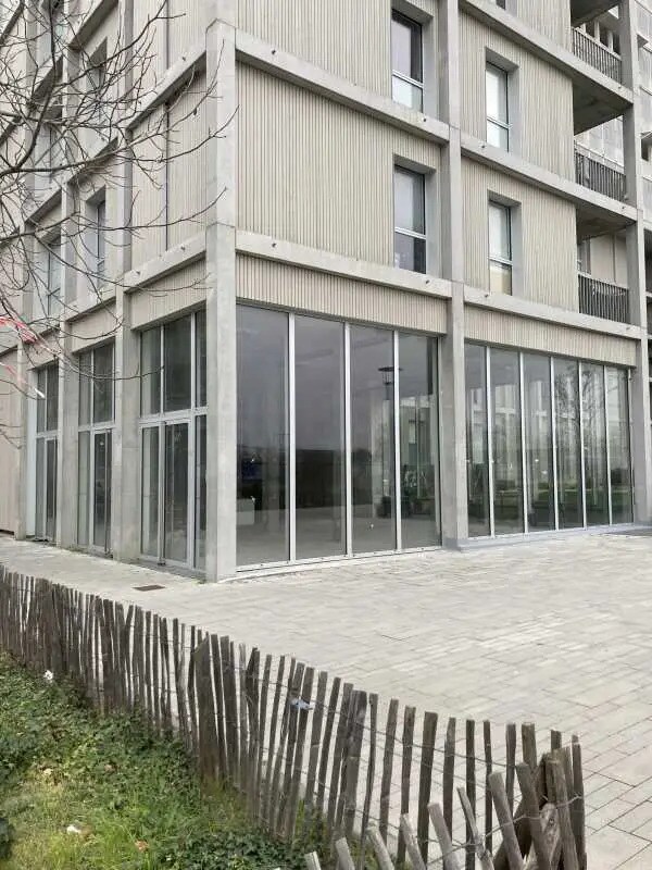 Local commercial dans Nantes à louer Photo de l’immeuble– Image 1 sur 5
