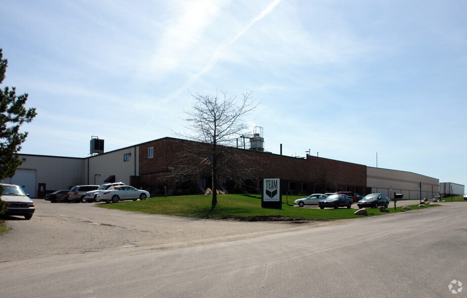 4580 Airwest Dr SE, Kentwood, MI à louer - Photo principale – Image 1 sur 10